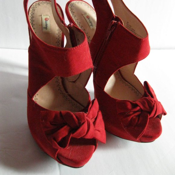Olsenboye Bright Red Bow Suede Like High Heels - Picture 2 of 9